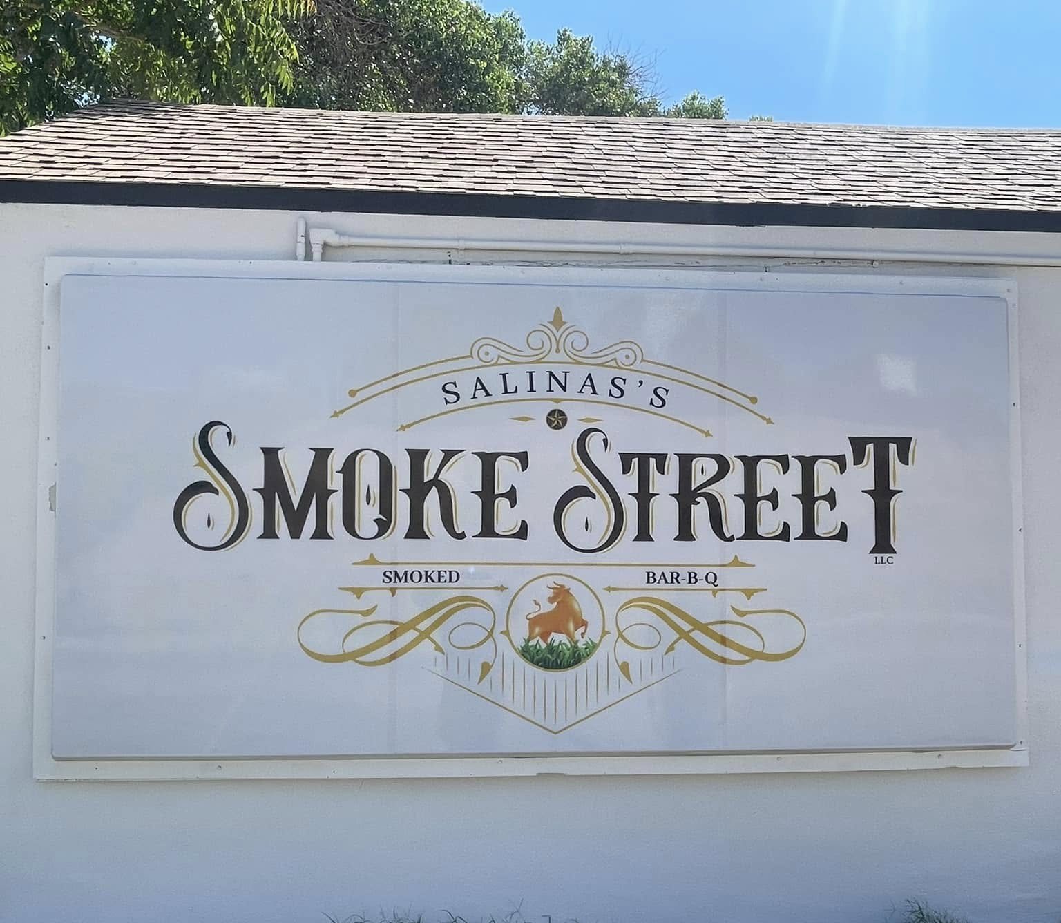 Custom printed street-facing signage by A&M Graphics in Arizona